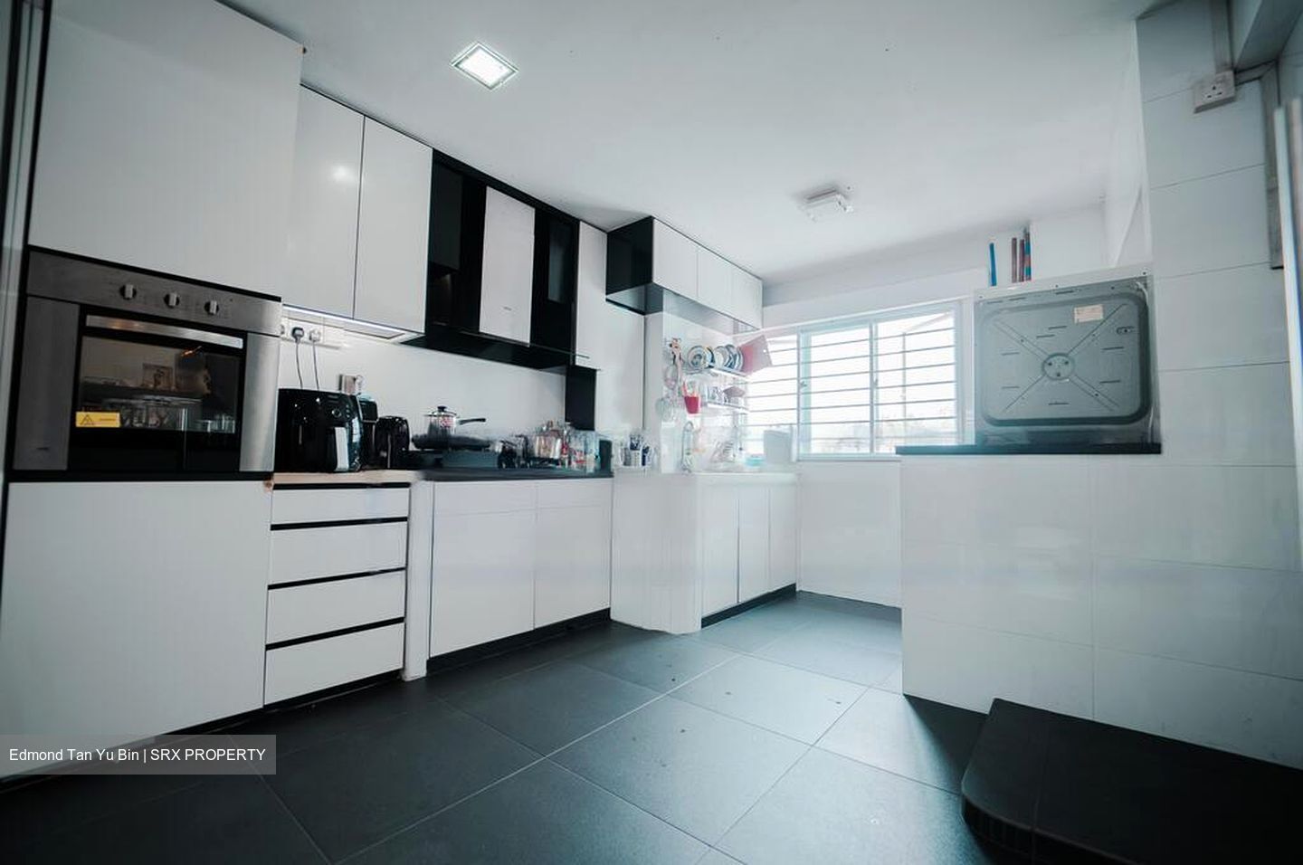Blk 408 Hong Kah Court (Jurong West), HDB Executive #481663091